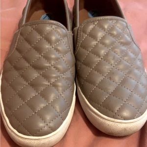 Steve Madden slip on shoes